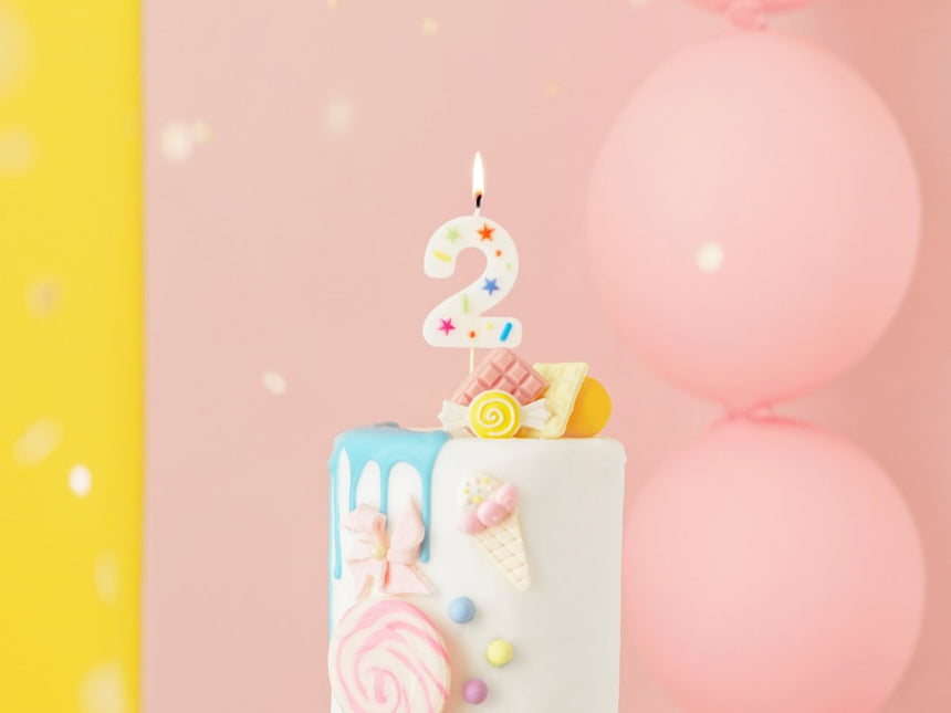 2 Jaar Kaars Gekleurd 10cm van Partydeco koop je bij Partywinkel