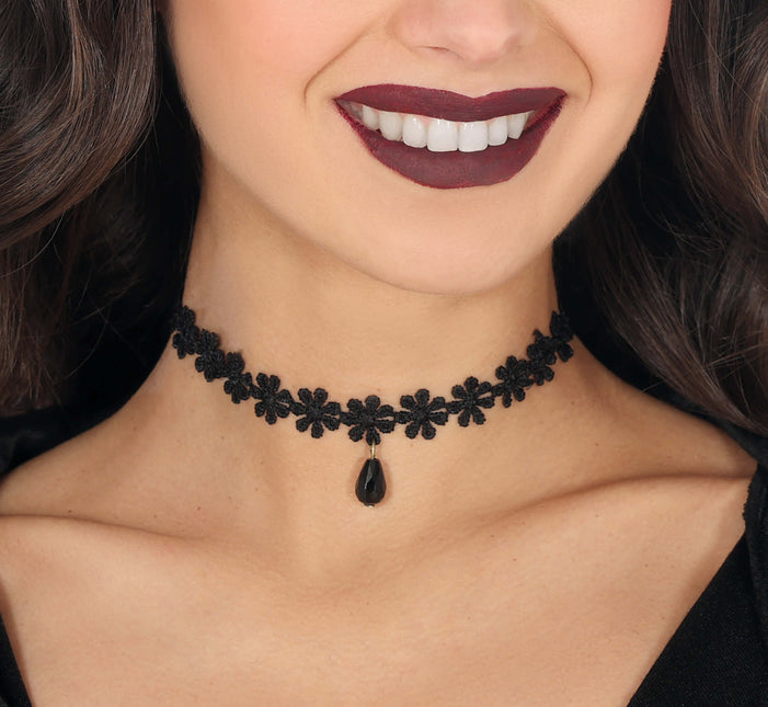Collana nera di fiori