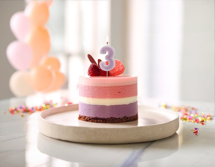 3 Jaar Kaars Paars 10cm van Partydeco koop je bij Partywinkel