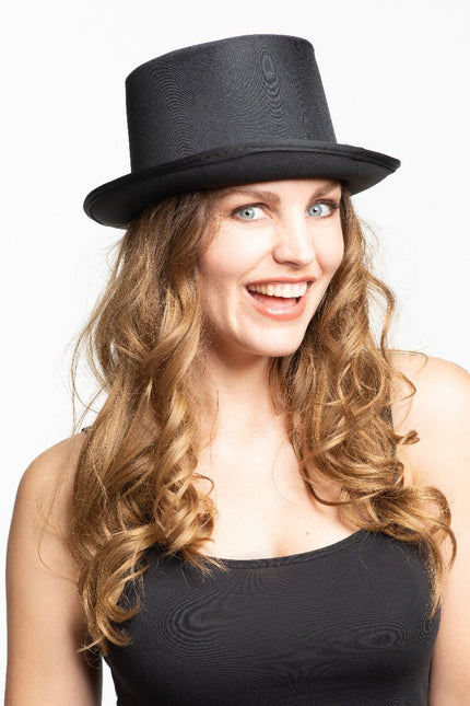 Cappello alto in raso nero