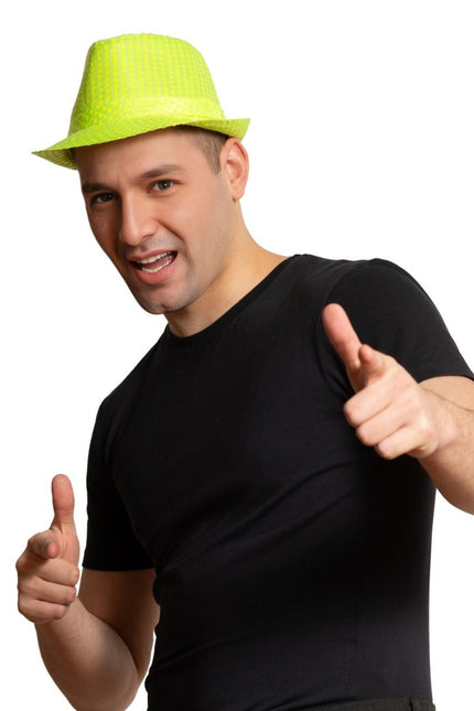 Cappello con paillettes verde neon