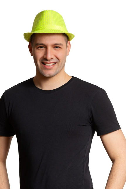 Cappello con paillettes verde neon