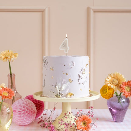 4 Jaar Kaars Beige 10cm van Partydeco koop je bij Partywinkel