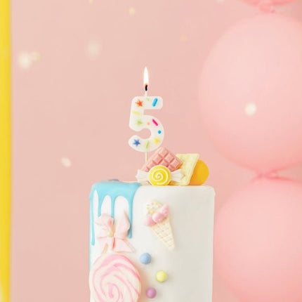 5 Jaar Kaars Gekleurd 10cm van Partydeco koop je bij Partywinkel