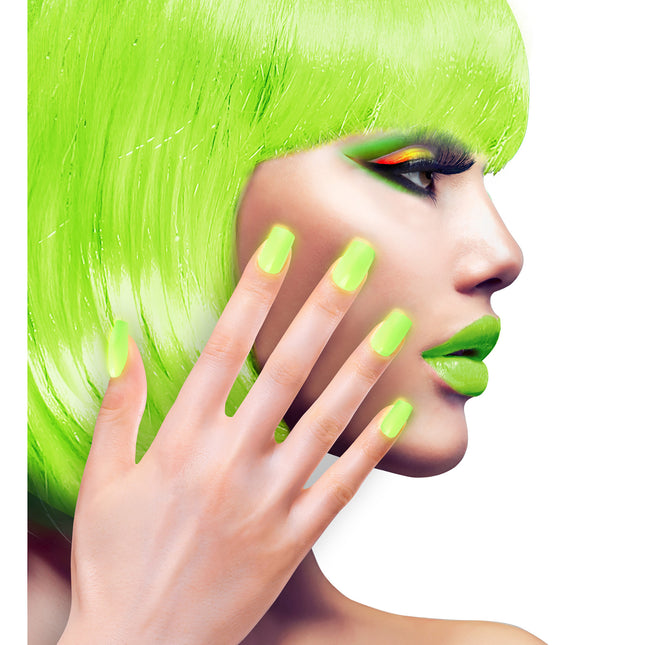 Unghie finte verde neon