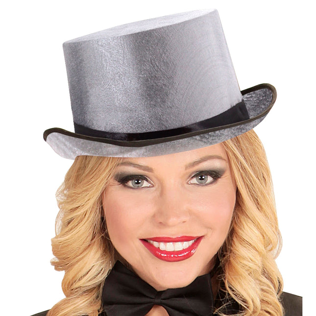 Cappello grigio alto