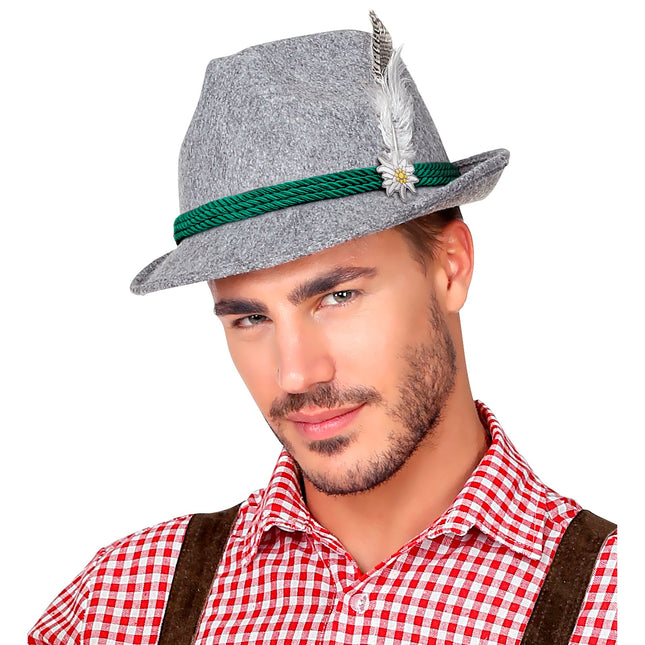 CAPPELLO BAVARESE CON PIUMA