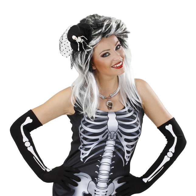 Scheletro con cappello di Halloween
