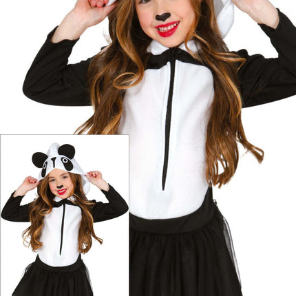 Ragazza con tuta da panda