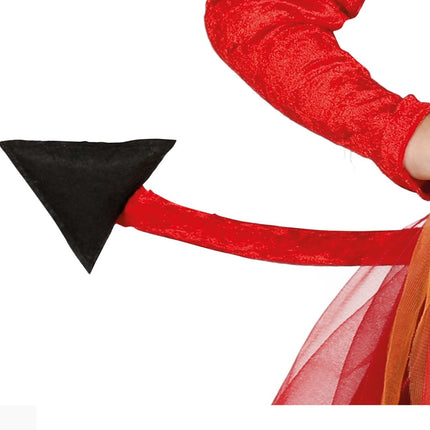 Ragazza con vestito da diavolo