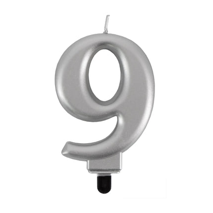 9 Jaar Kaars Zilver Metellic 7cm van VDV Benefit koop je bij Partywinkel