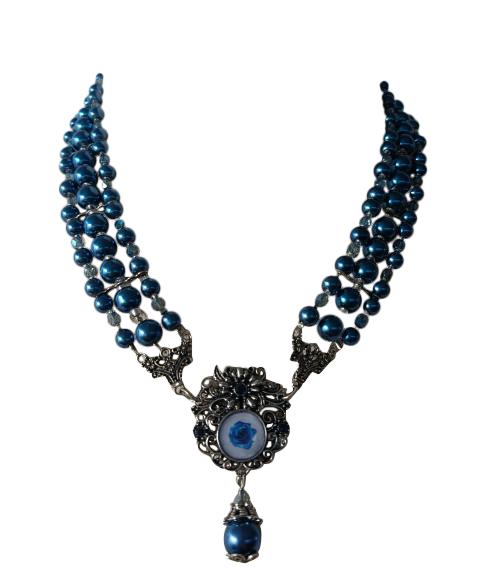 Collana di pietre preziose blu scuro