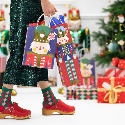 Cadeautasje Notenkraker 36cm van Partydeco koop je bij Partywinkel