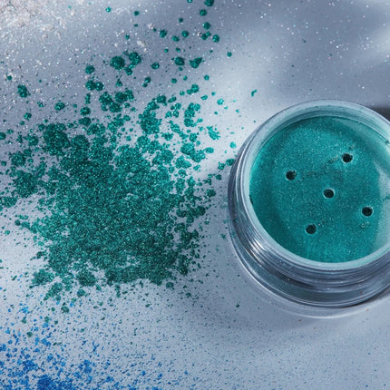 Cosmic Moon Metallic Pigment Shaker Green 5g van Moon Creations koop je bij Partywinkel