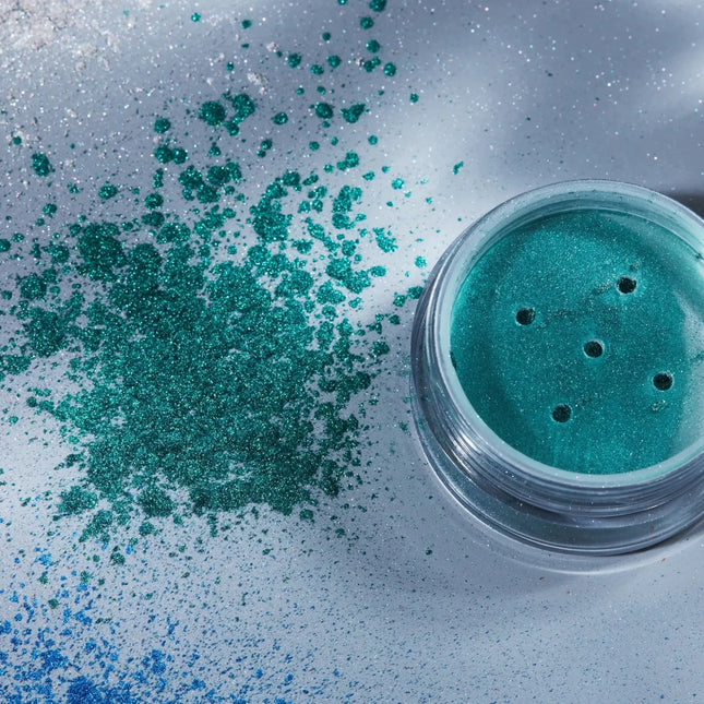 Cosmic Moon Metallic Pigment Shaker Green 5g van Moon Creations koop je bij Partywinkel