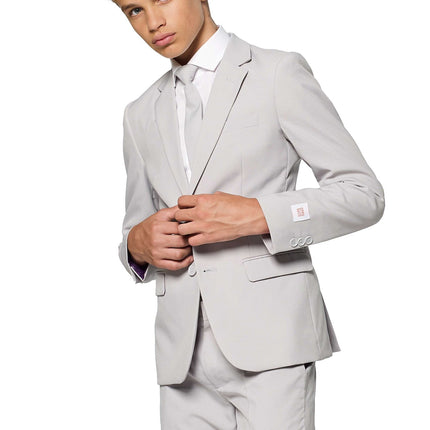 Ragazzo in abito grigio adolescente <tc>OppoSuits</tc>