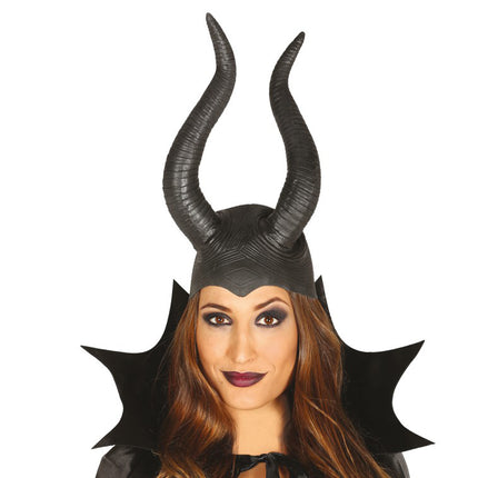Casco di Halloween con corna nere