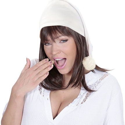 Dormire con il cappello bianco