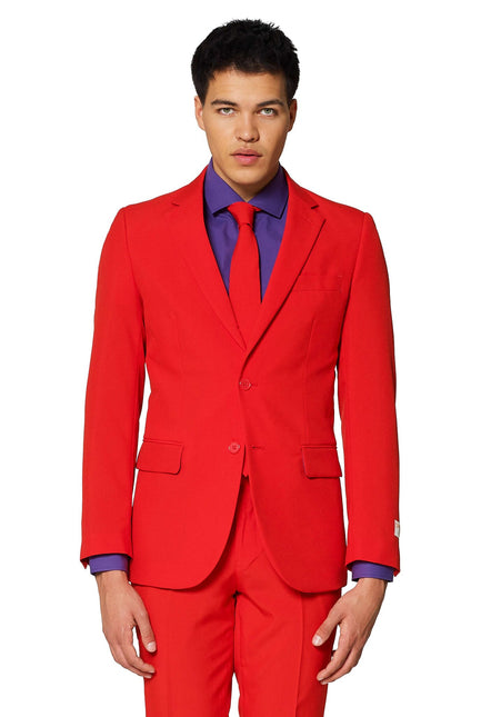 Uomini in abito rosso <tc>OppoSuits</tc>