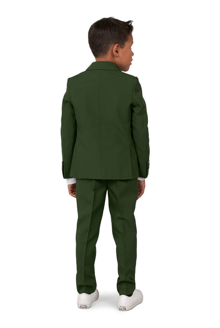 Ragazzo vestito di verde scuro <tc>OppoSuits</tc>
