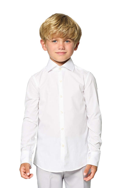 Ragazzo con la camicia bianca <tc>OppoSuits</tc>
