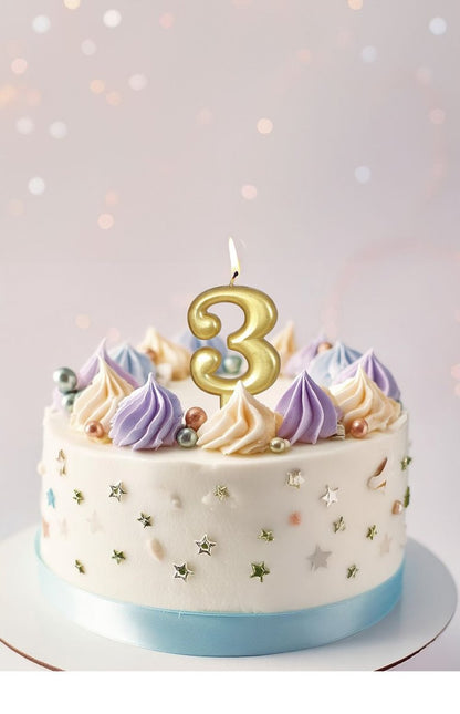 Gouden Kaars 3 Jaar Metallic 8cm van Fiestas Guirca koop je bij Partywinkel