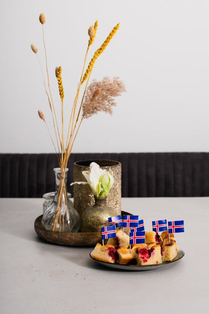 Ijsland Cocktailprikkers Ijsland 6cm 50st van WeFiesta koop je bij Partywinkel