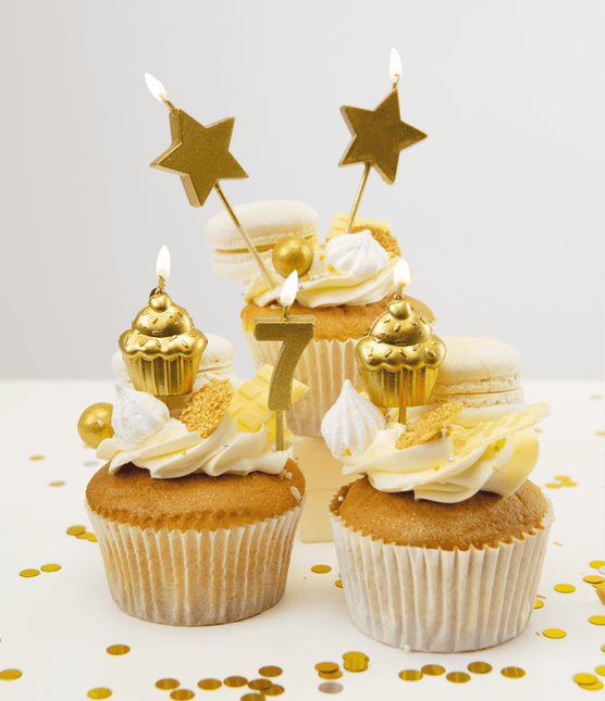 Kaarsjes 7 Jaar Cupcake Goud 17,5cm van Paper Dreams koop je bij Partywinkel