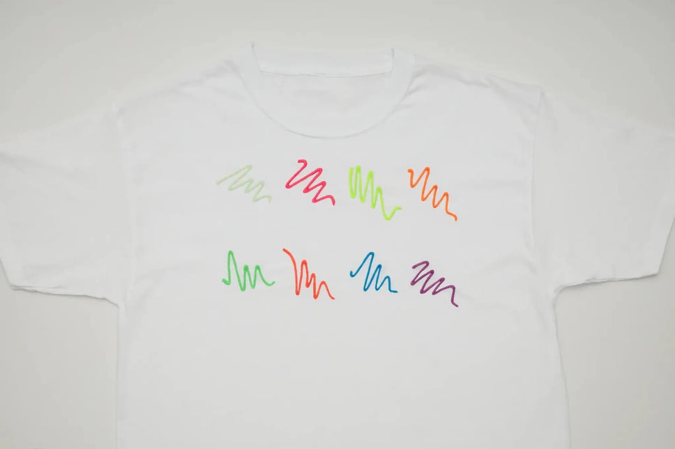 Moon Glow Glow in the Dark Fabric Paint Red 30ml van Moon Creations koop je bij Partywinkel