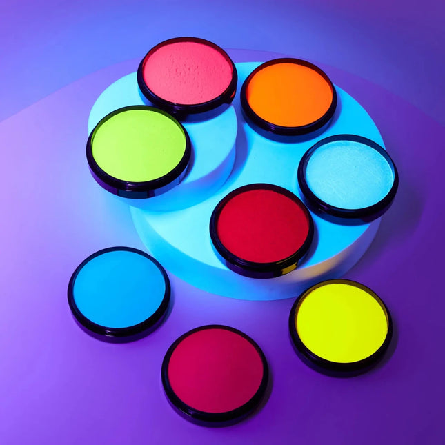 Moon Glow Neon UV Pro Face Paint Intense Yellow 36g van Moon Creations koop je bij Partywinkel