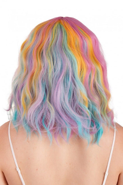 Pruik Alicia Half Lang Met Wave Met Pony Pastel Kleuren van PartyXplosion koop je bij Partywinkel