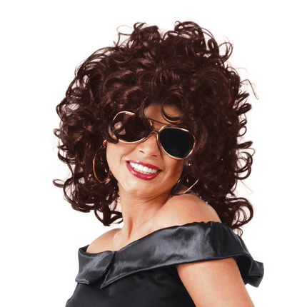 Pruik Krullen Bruin van Fiestas Guirca koop je bij Partywinkel