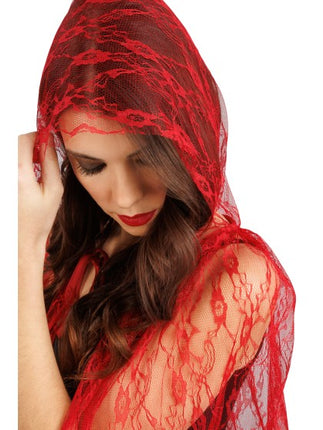 Cappa in pizzo rossa con cappuccio