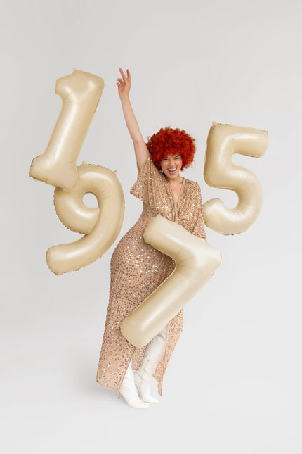 Rode Pruik Afro van Partydeco koop je bij Partywinkel