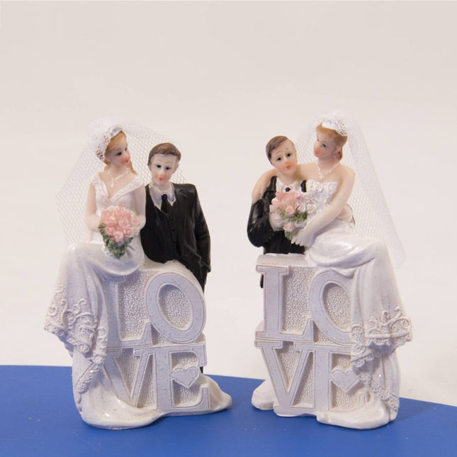 Trouwfiguurtje LOVE koppel van Folat koop je bij Partywinkel