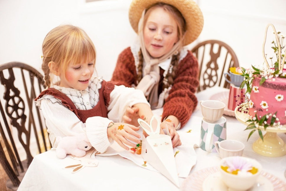 Uitdeelbox Konijn 26cm 6st van Partydeco koop je bij Partywinkel