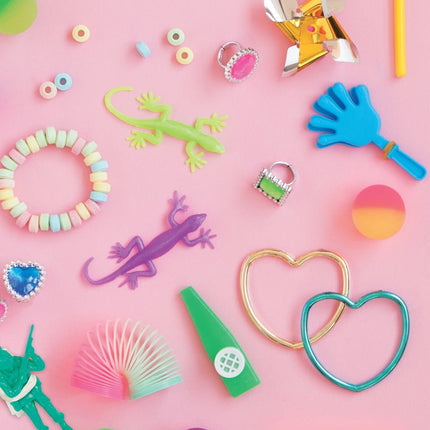 Uitdeelcadeautjes Armbanden Hart 7cm 12st van Unique koop je bij Partywinkel