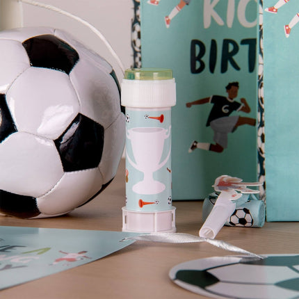 Voetbal Stickers Voor Bellenblaasflesjes 11cm 6st van Folat koop je bij Partywinkel
