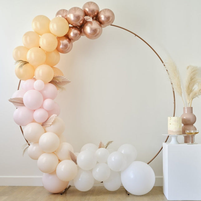 Wit Perzik Rose Gouden Ballonnenboog Set van Ginger Ray koop je bij Partywinkel