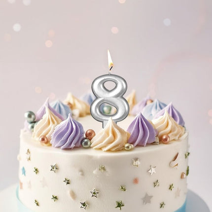 Zilveren Kaars 8 Jaar Metallic 8cm van Fiestas Guirca koop je bij Partywinkel