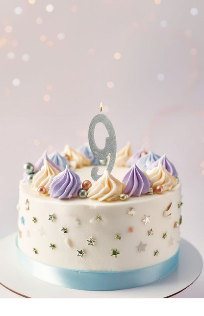 Zilveren Kaars 9 Jaar Glitter 12,5cm van Fiestas Guirca koop je bij Partywinkel