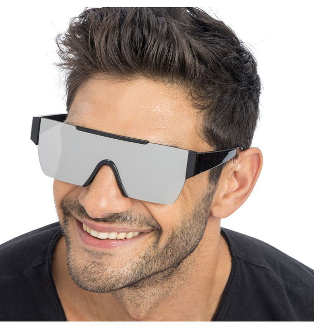 Zilveren Spiegel Effect Bril – 15 cm x 15 cm x 5,2 cm van CHAKS koop je bij Partywinkel